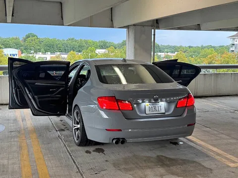 2011 BMW 5 Series 528i Sedan 4D