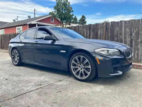 2011 BMW 5 Series 528i Sedan