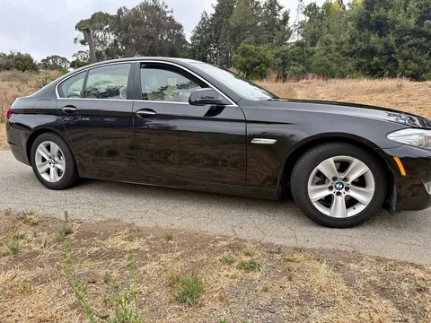 2011 BMW 5 Series 528i Sedan 4D