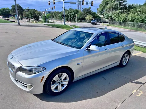2011 BMW 5 Series 528i Sedan 4D