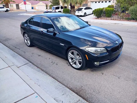 2011 BMW 5 Series 528i Sedan 4D