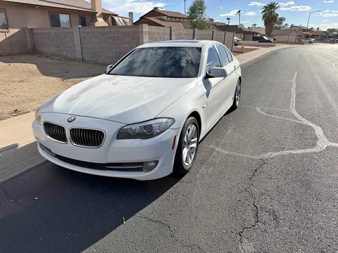 2011 BMW 5 Series 528i Sedan 4D