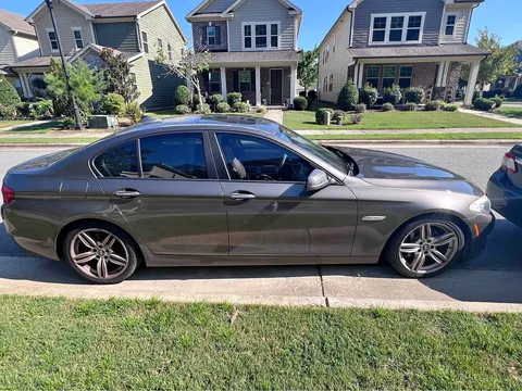 2011 BMW 5 Series 530i Sedan 4D