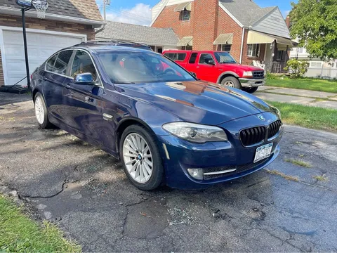 2011 BMW 5 Series 530i xDrive Sedan