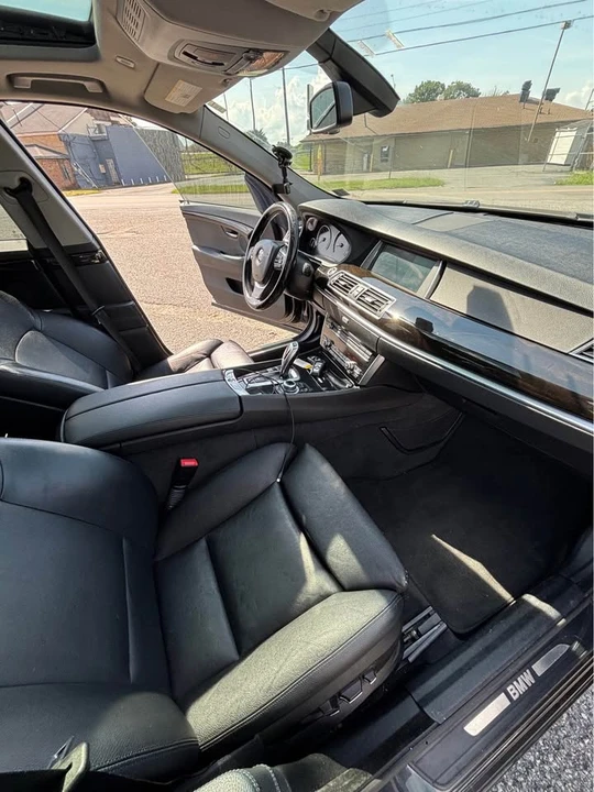 2011 BMW 5 Series - Image 15 of 19