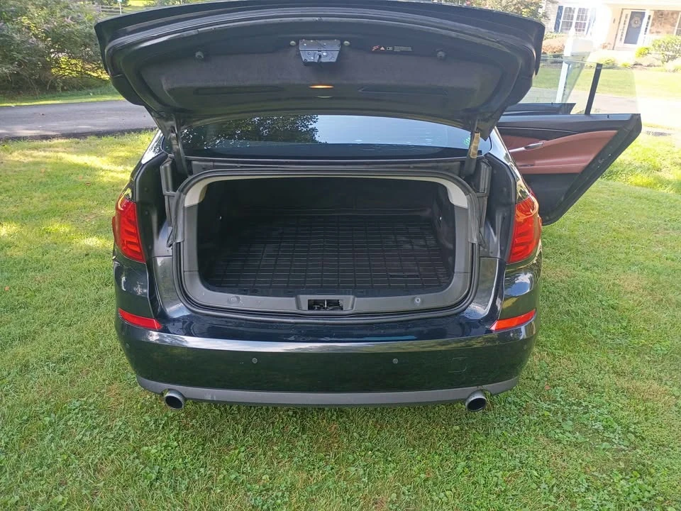 2011 BMW 5 Series - Image 11 of 12