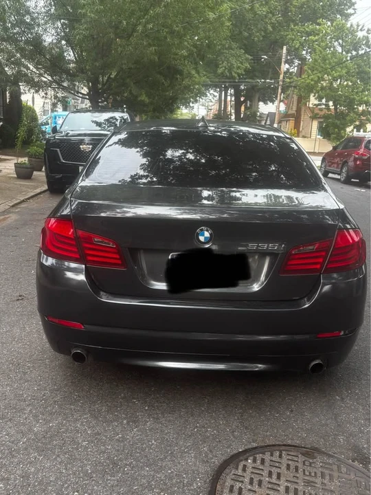 2011 BMW F10 5 Series Sedan - Image 2 of 4