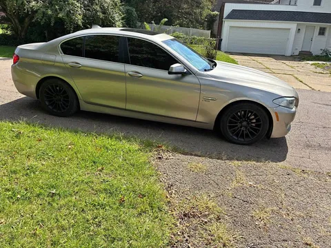 2011 BMW 5 Series 535i xDrive Sport Wagon 4D
