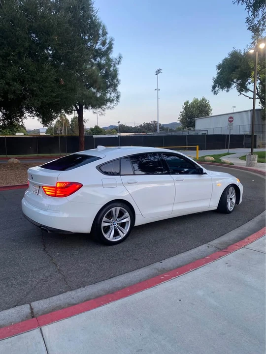 2011 BMW 5 Series - Image 6 of 13