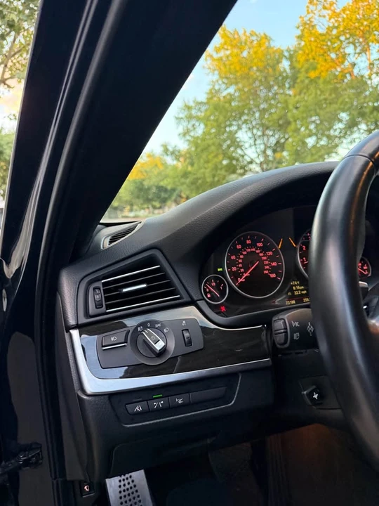 2011 BMW F10 550i & M550d Sedan - Image 11 of 14