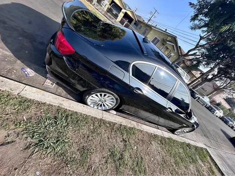 2011 BMW 5 Series 550i Sedan 4D
