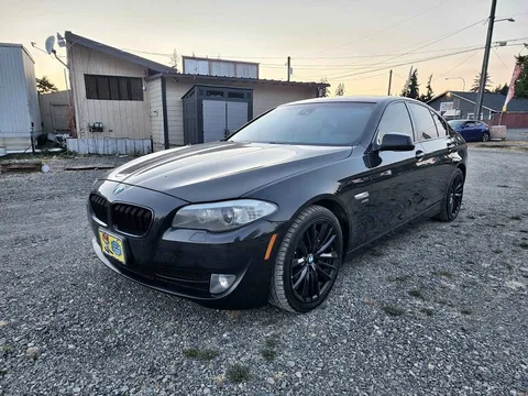 2011 BMW 5 Series 550i xDrive Sedan
