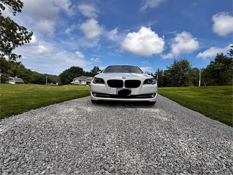 2011 BMW 5 Series 550i xDrive Sedan 4D