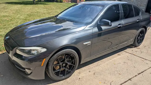 2011 BMW 5 Series 550i xDrive Sedan 4D