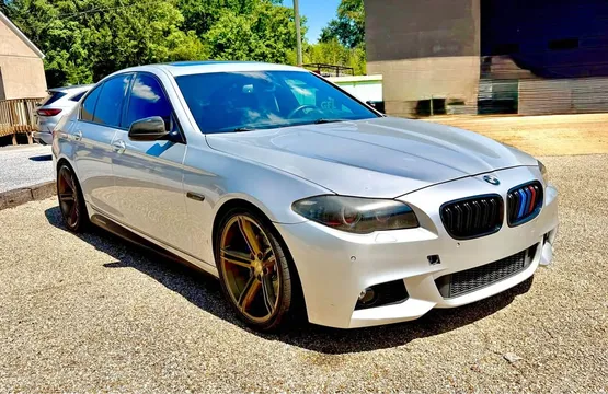 2011 BMW 5 Series 550i xDrive Sedan