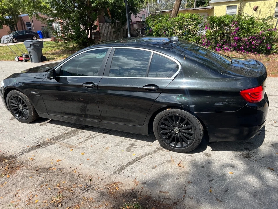 2011 BMW F10 5 Series Sedan - Image 14 of 21