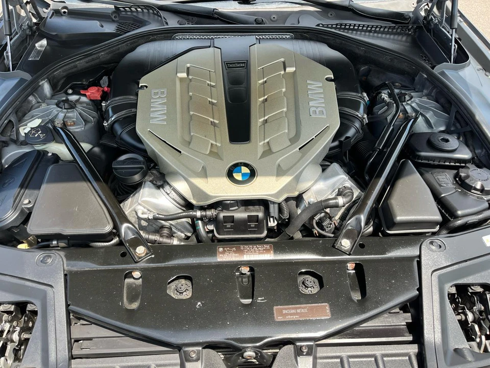 2011 BMW F10 5 Series Sedan - Image 12 of 31