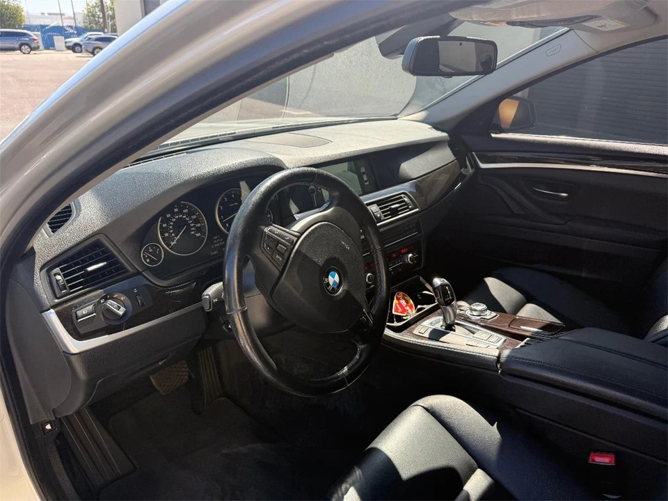 2011 BMW F10 5 Series Sedan - Image 10 of 28