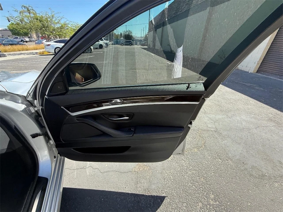 2011 BMW F10 5 Series Sedan - Image 16 of 28