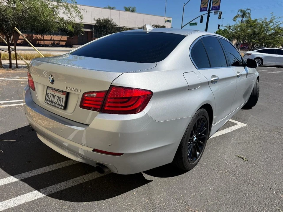 2011 BMW F10 5 Series Sedan - Image 7 of 28