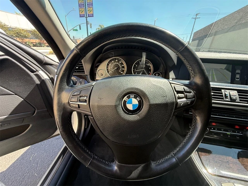 2011 BMW F10 5 Series Sedan - Image 22 of 28
