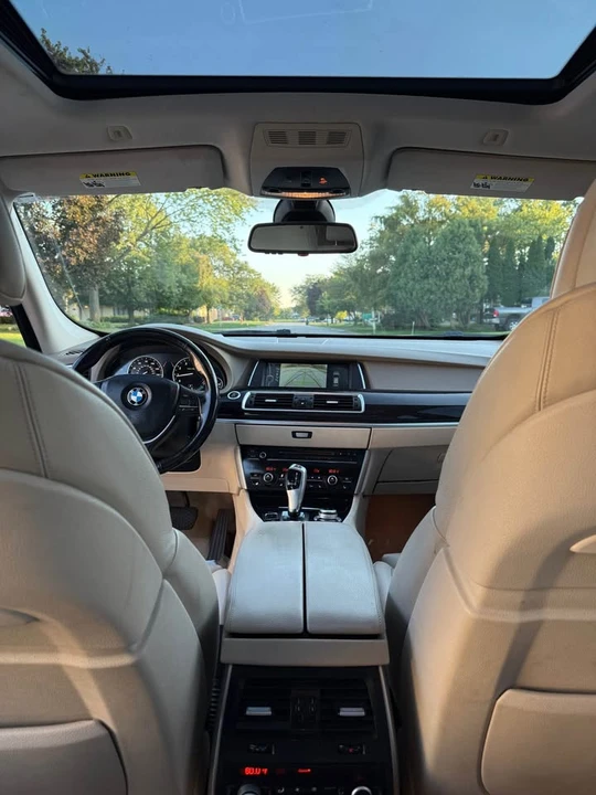 2011 BMW 5 Series - Image 9 of 10