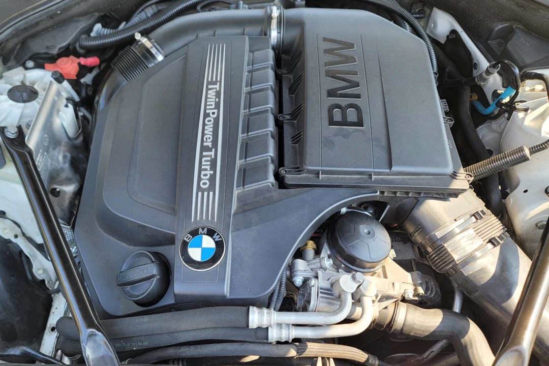 2011 BMW F10 5 Series Sedan - Image 6 of 7