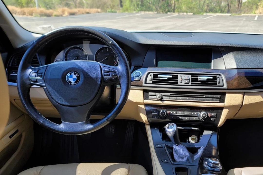 2011 BMW F10 5 Series Sedan - Image 5 of 7