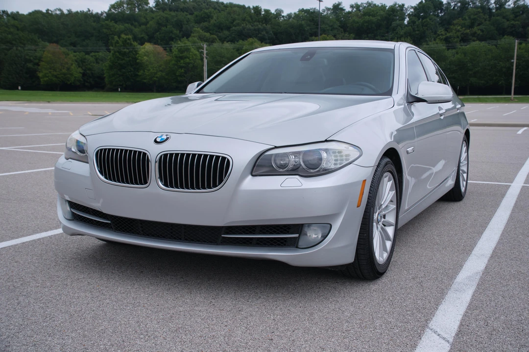 2011 BMW F10 5 Series Sedan - Image 8 of 31
