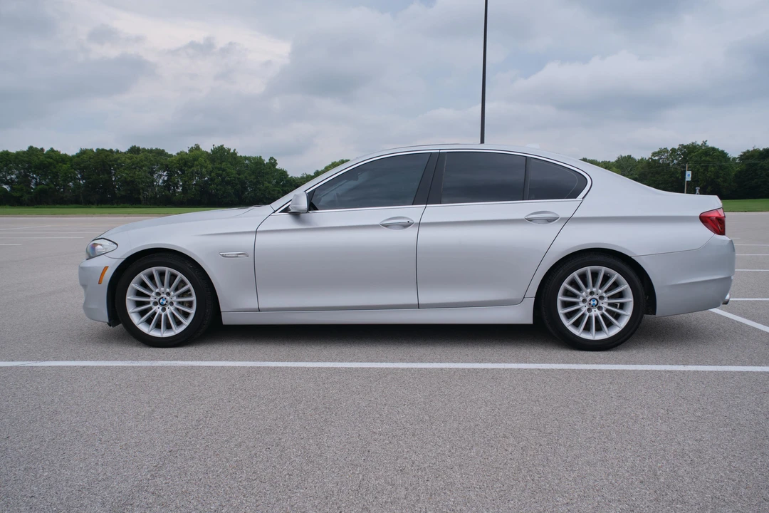 2011 BMW F10 5 Series Sedan - Image 10 of 31
