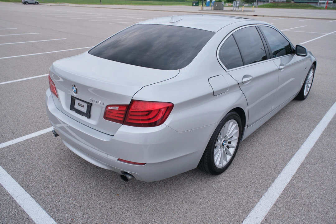2011 BMW F10 5 Series Sedan - Image 14 of 31