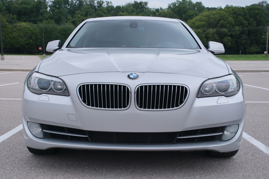 2011 BMW F10 5 Series Sedan - Image 2 of 31