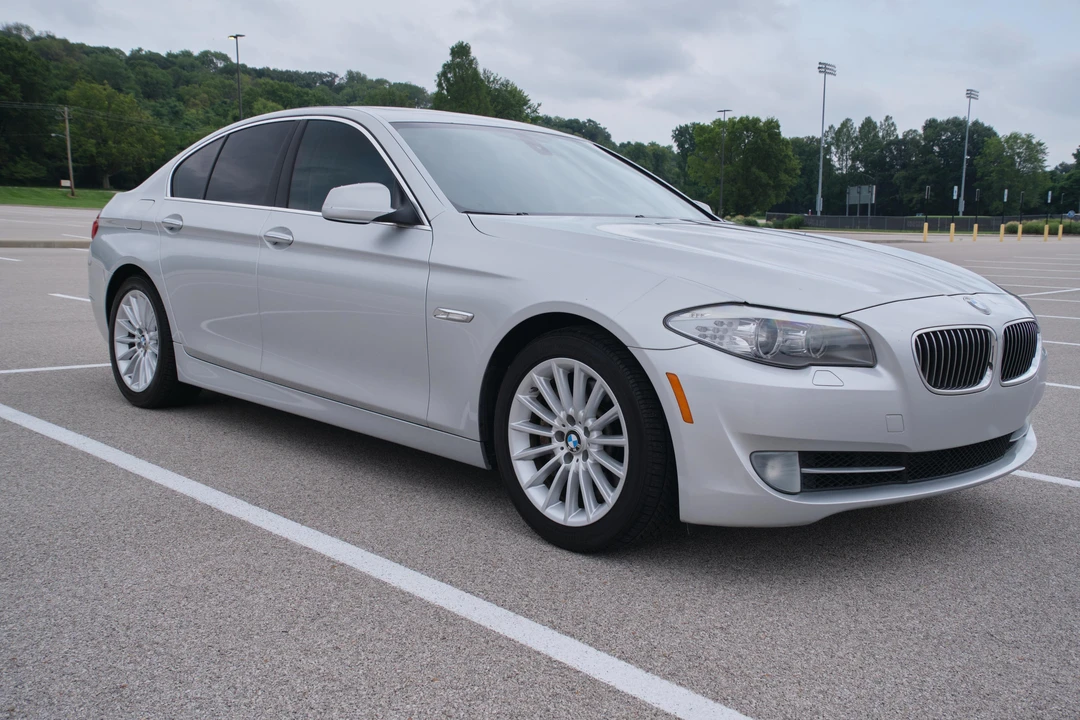 2011 BMW F10 5 Series Sedan - Image 16 of 31