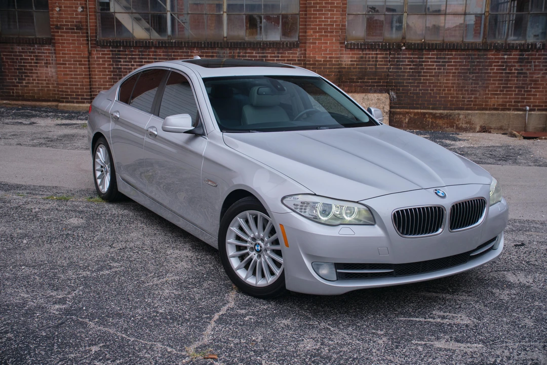 2011 BMW F10 5 Series Sedan - Image 17 of 31