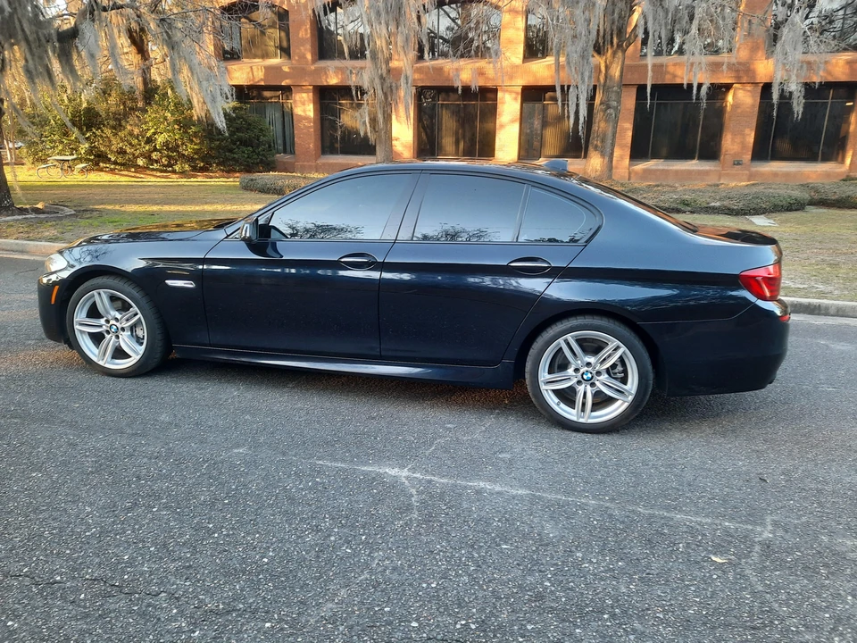 2011 BMW F10 5 Series Sedan - Image 17 of 31