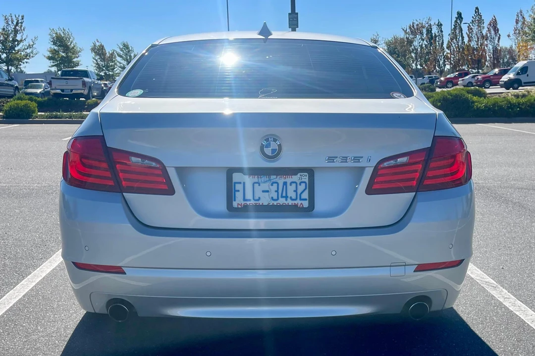2011 BMW F10 5 Series Sedan - Image 5 of 31