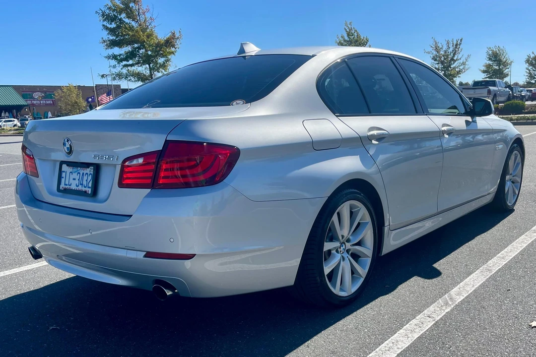 2011 BMW F10 5 Series Sedan - Image 10 of 31