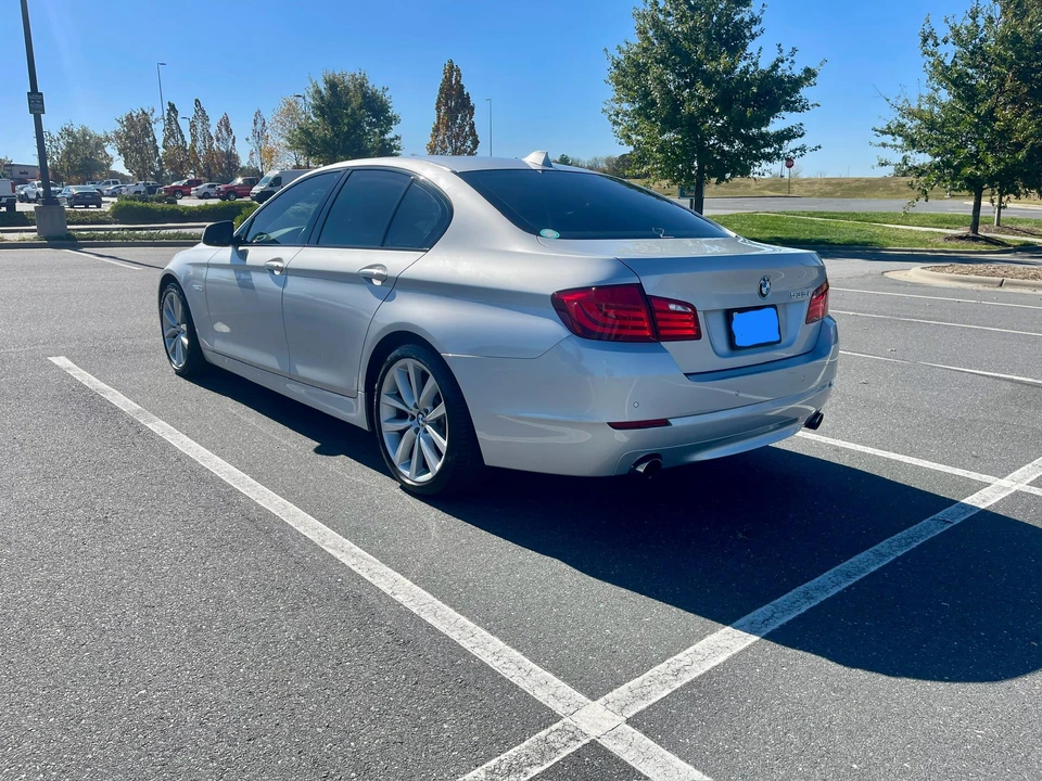 2011 BMW F10 5 Series Sedan - Image 8 of 31