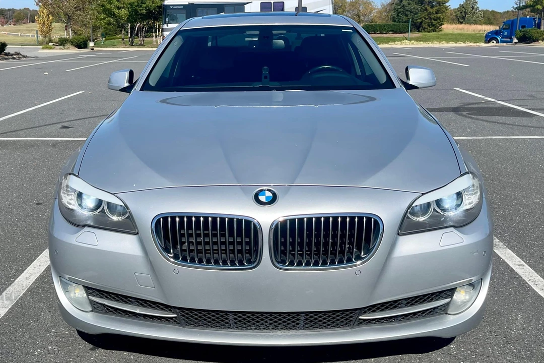 2011 BMW F10 5 Series Sedan - Image 2 of 31