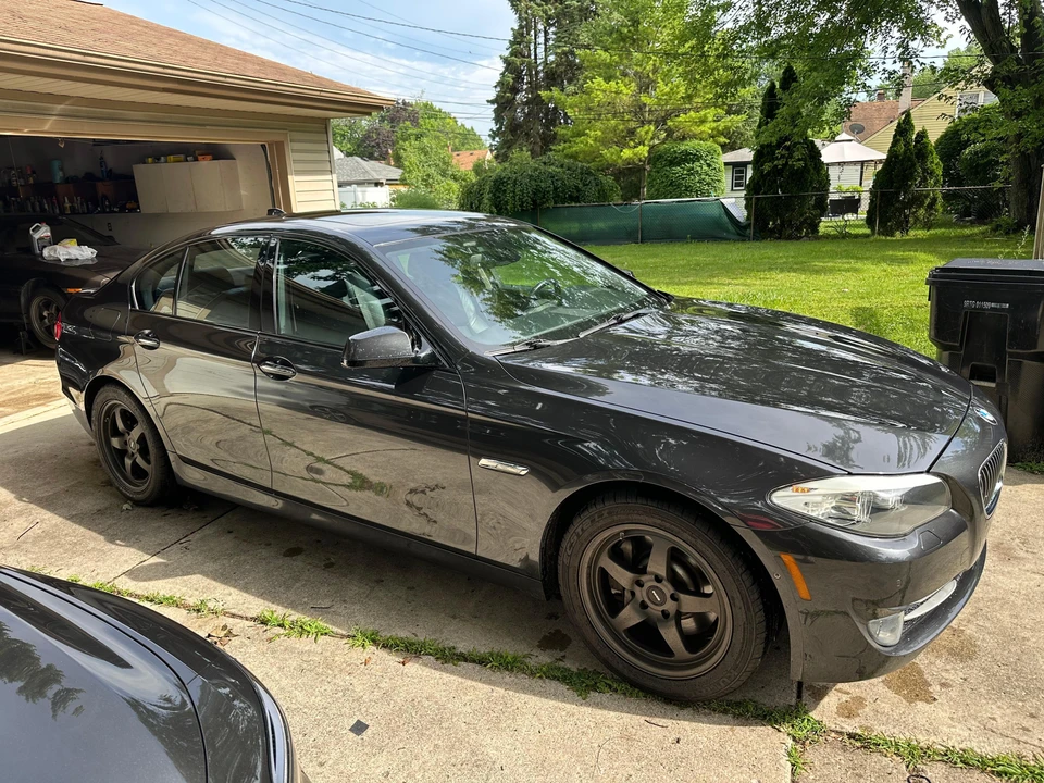 2011 BMW F10 5 Series Sedan - Image 14 of 31