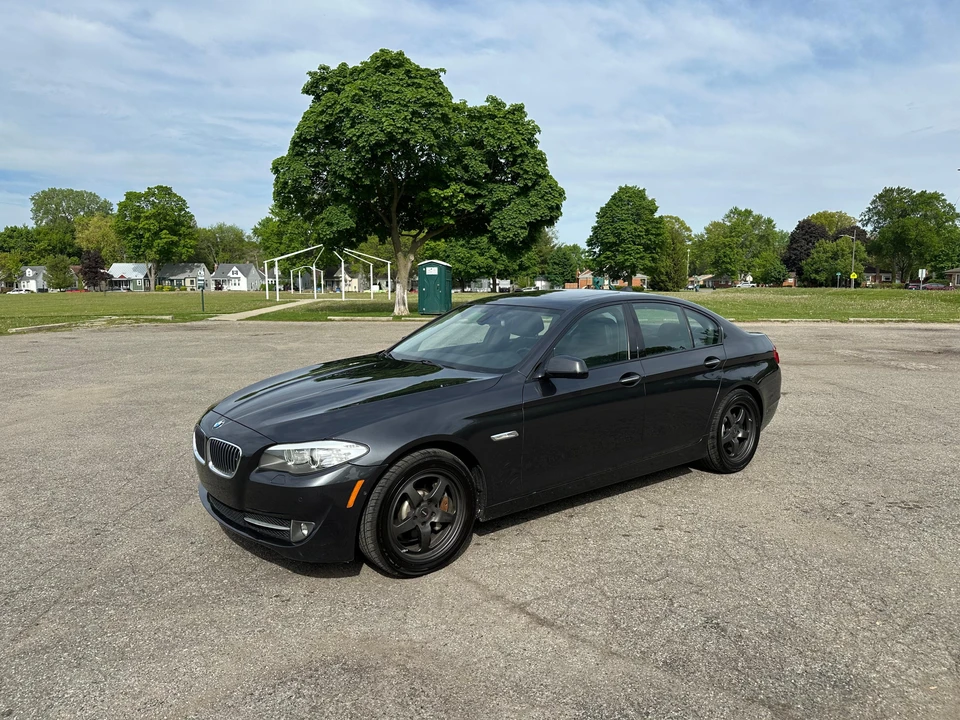 2011 BMW F10 5 Series Sedan - Image 8 of 31