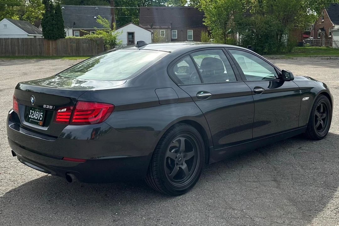 2011 BMW F10 5 Series Sedan - Image 4 of 31