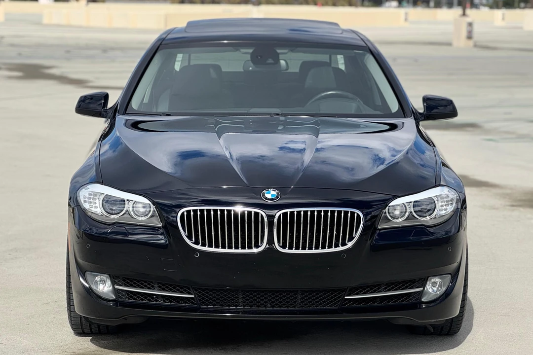 2011 BMW F10 5 Series Sedan - Image 2 of 31