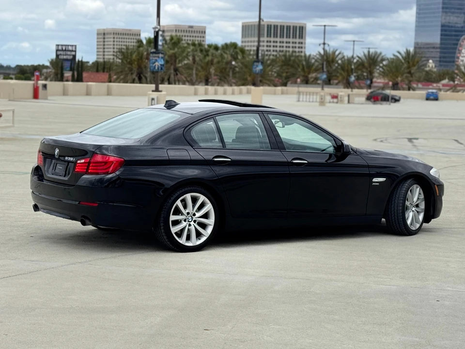 2011 BMW F10 5 Series Sedan - Image 12 of 31