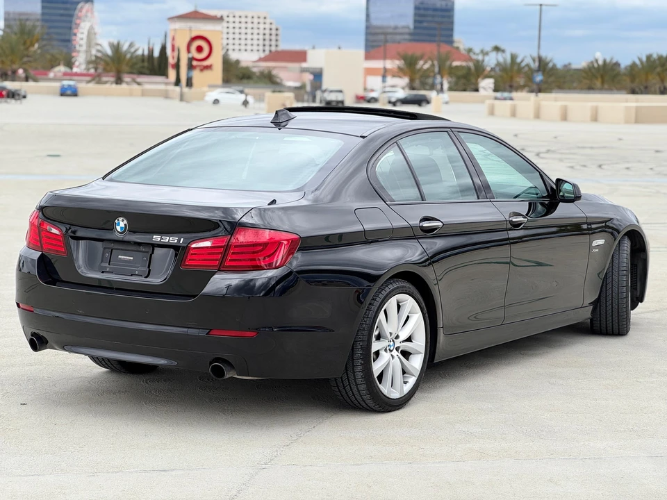 2011 BMW F10 5 Series Sedan - Image 11 of 31