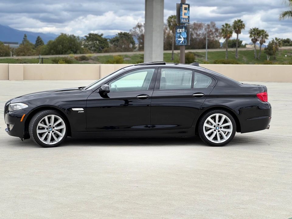 2011 BMW F10 5 Series Sedan - Image 9 of 31