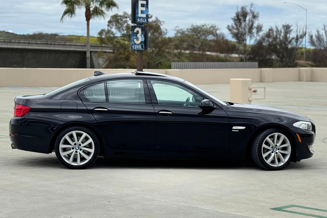 2011 BMW F10 5 Series Sedan - Image 3 of 31