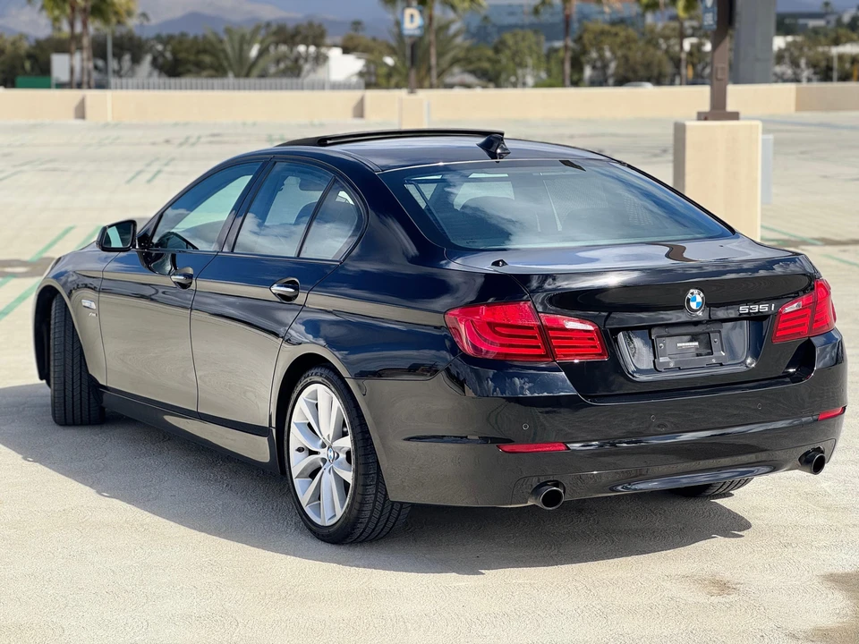 2011 BMW F10 5 Series Sedan - Image 10 of 31
