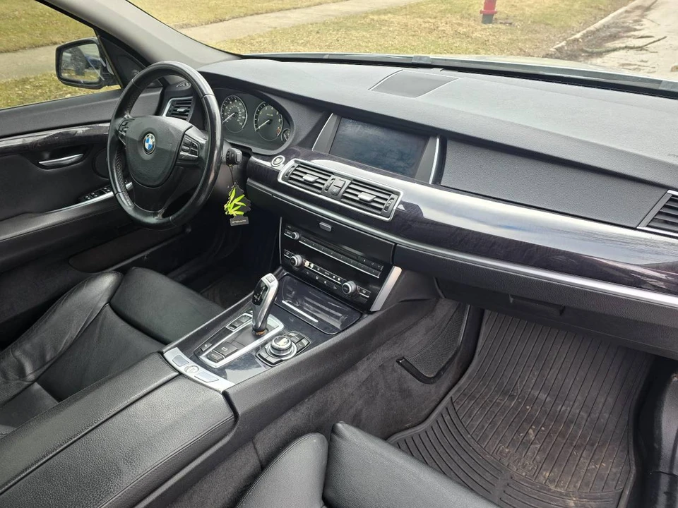 2011 BMW 5 Series - Image 8 of 10