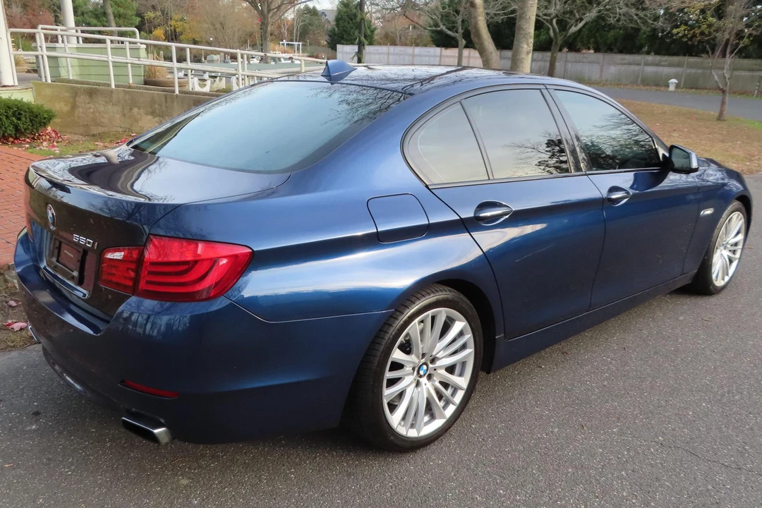 2011 BMW F10 550i & M550d Sedan - Image 2 of 3